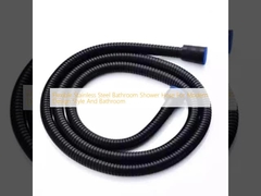 Flexibler Duschschlauch aus Edelstahl für modernes Design und Bad