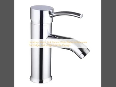 Waschbecken für Toiletten mit einer Kartoffel aus Ton und einem einzigen Griff