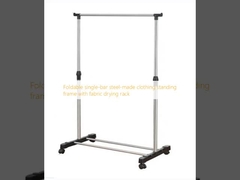 Klappbarer, einzelner Kleiderständer aus Stahl mit Stoff-Trockengestell